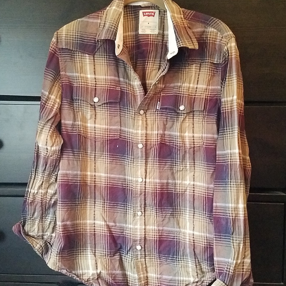 Levi's plaid shirt